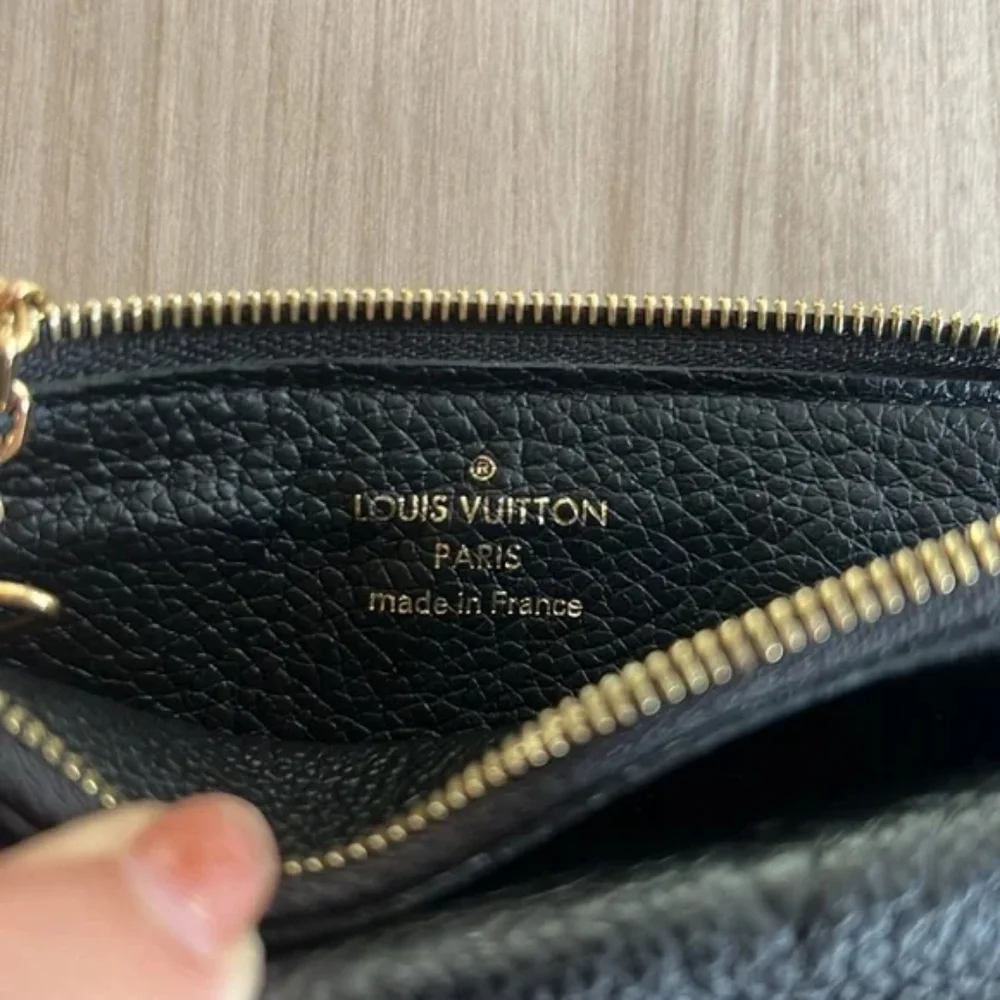 Black Louis Vuitton Women's Wallet - Picture 5 of 8